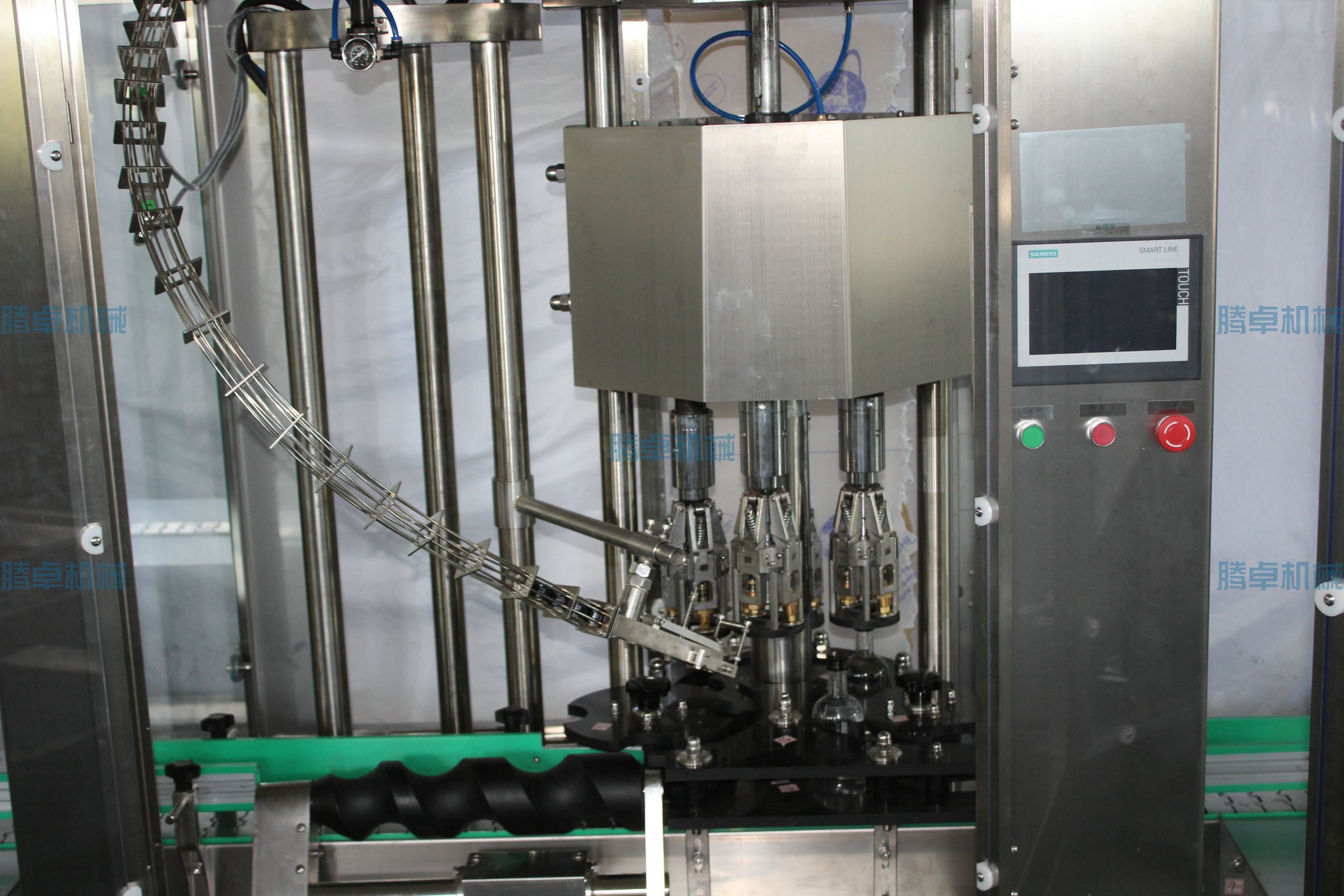 多頭回轉(zhuǎn)式旋蓋機(jī) 多頭回轉(zhuǎn)式旋蓋機(jī)